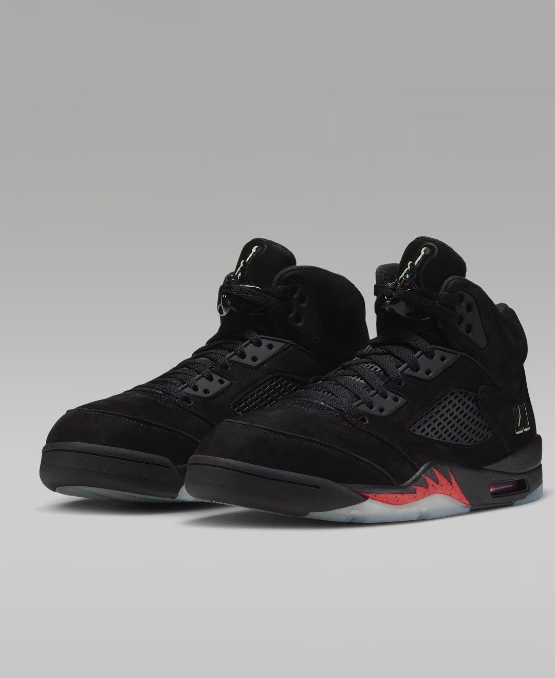 Air Jordan 5 Halloween pair in Black/Picante Red