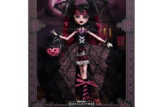 Monster High Draculaura Halloween Edition doll in box