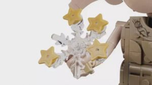 LEGO Dobby hand holding translucent magic star elements