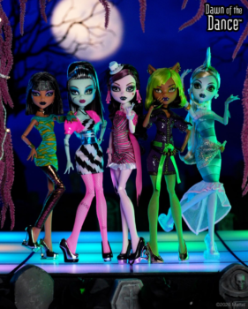 Monster High Dawn of the Dance Creeproduction dolls: Cleo, Frankie, Draculaura, Clawdeen and Lagoona