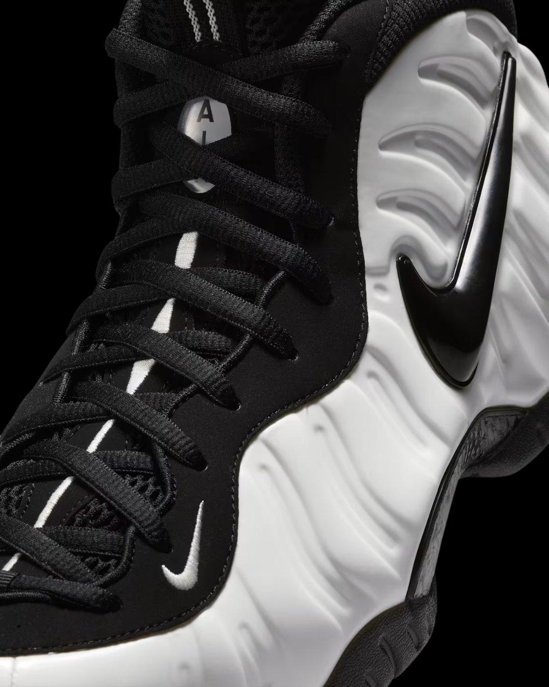 Foamposite Pro Summit White close-up